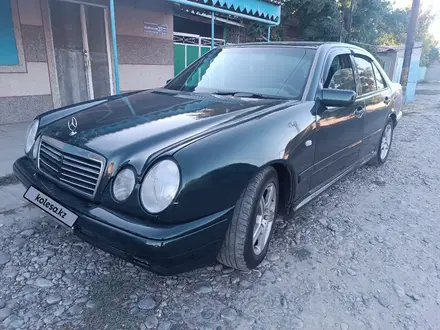 Mercedes-Benz E 320 1998 года за 2 850 000 тг. в Тараз – фото 2