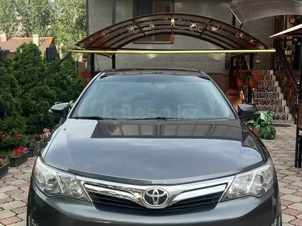 Toyota Camry 2013 года за 9 800 000 тг. в Алматы – фото 2