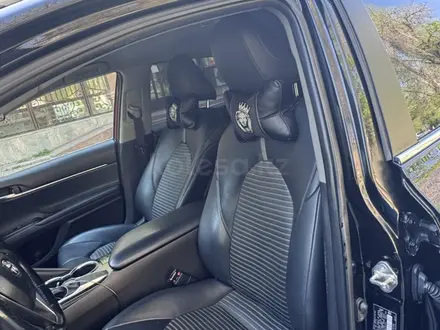 Toyota Camry 2019 года за 11 500 000 тг. в Тараз – фото 12