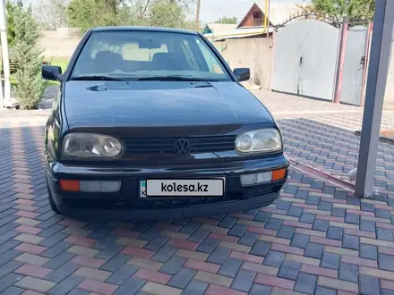 Volkswagen Golf 1997 года за 3 300 000 тг. в Алматы