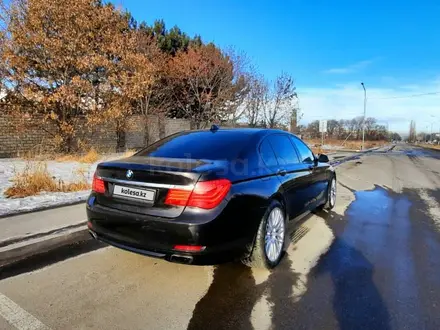 BMW 750 2009 года за 11 800 000 тг. в Алматы – фото 15