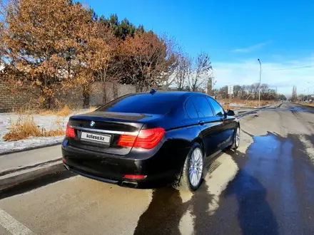 BMW 750 2009 года за 10 000 000 тг. в Алматы – фото 14