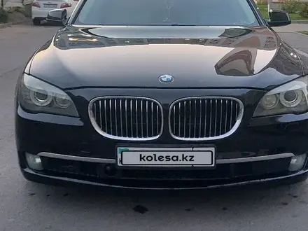 BMW 750 2009 года за 11 800 000 тг. в Алматы – фото 20