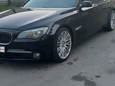 BMW 750 2009 года за 10 000 000 тг. в Алматы – фото 21