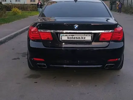 BMW 750 2009 года за 11 800 000 тг. в Алматы – фото 28