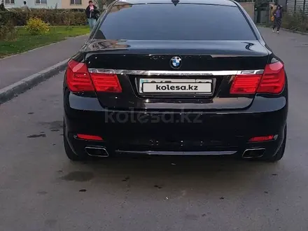 BMW 750 2009 года за 10 000 000 тг. в Алматы – фото 26