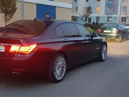 BMW 750 2009 года за 11 800 000 тг. в Алматы – фото 34