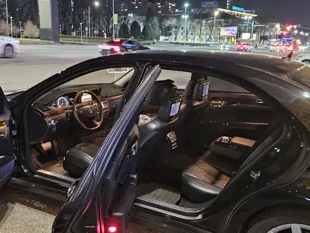 Mercedes-Benz S 500 2006 года за 7 500 000 тг. в Алматы – фото 24