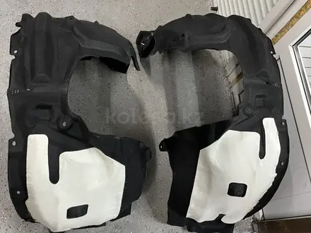Подкрыльник на Toyota Highlander за 15 000 тг. в Алматы – фото 2
