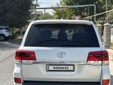 Toyota Land Cruiser 2018 годаүшін38 000 000 тг. в Шымкент – фото 2
