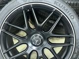 W222 6.3 AMG комплект дисков с резиной за 800 000 тг. в Алматы – фото 4