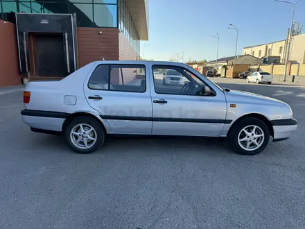 Volkswagen Vento 1995 года за 1 800 000 тг. в Караганда – фото 9