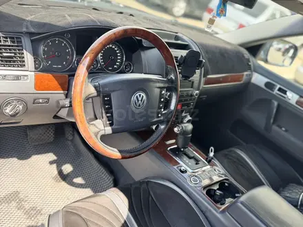 Volkswagen Touareg 2004 года за 5 500 000 тг. в Астана – фото 11