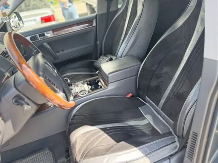 Volkswagen Touareg 2004 года за 5 500 000 тг. в Астана – фото 9