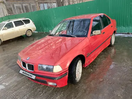 BMW 318 1991 года за 1 400 000 тг. в Уральск – фото 2