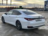 Lexus ES 250 2022 года за 22 000 000 тг. в Уральск – фото 4