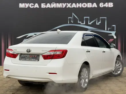 Toyota Camry 2014 года за 10 650 000 тг. в Атырау – фото 8