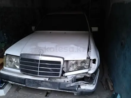 Mercedes-Benz E 320 1993 года за 1 550 000 тг. в Шымкент