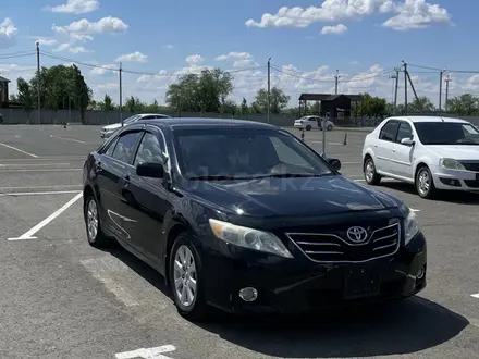 Toyota Camry 2011 года за 5 800 000 тг. в Уральск – фото 2