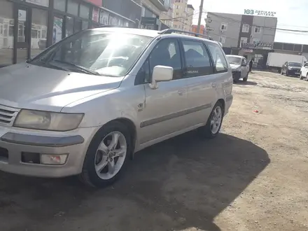 Mitsubishi Space Wagon 1999 года за 2 000 000 тг. в Атырау – фото 2