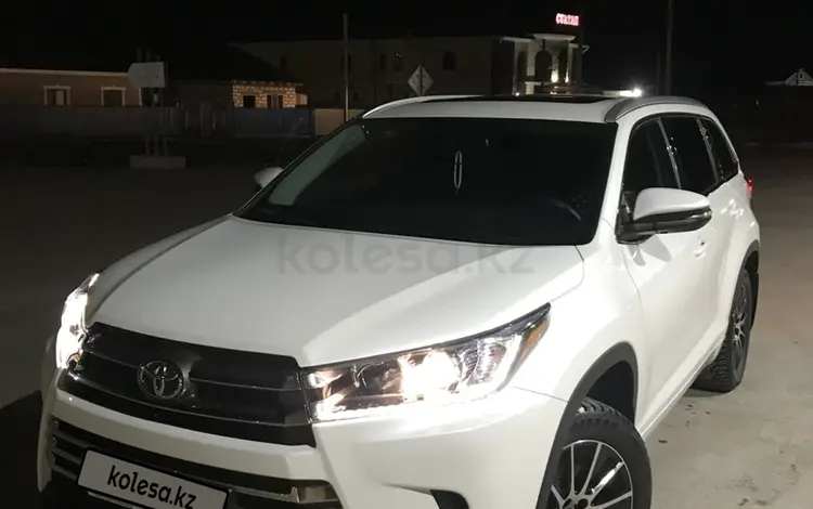 Toyota Highlander 2019 года за 25 000 000 тг. в Атырау