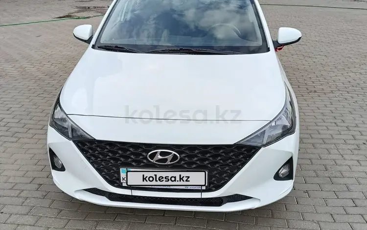 Hyundai Accent 2021 года за 7 100 000 тг. в Актобе