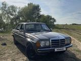 Mercedes-Benz E 230 1984 года за 1 450 000 тг. в Петропавловск – фото 5