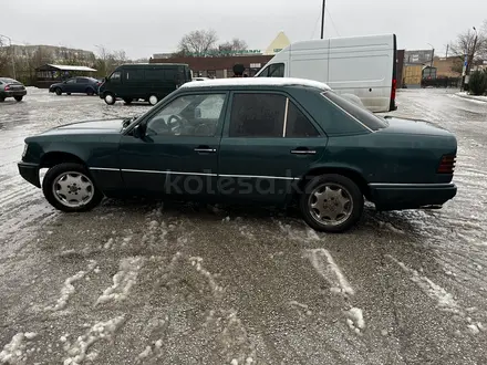 Mercedes-Benz E 220 1994 года за 1 100 000 тг. в Караганда