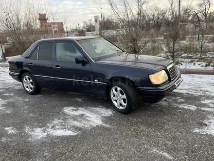 Mercedes-Benz E 200 1995 года за 1 800 000 тг. в Сатпаев – фото 4