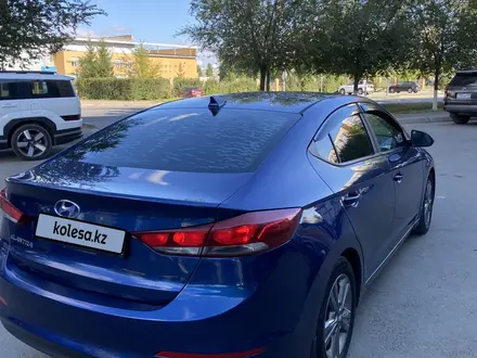 Hyundai Elantra 2018 года за 7 100 000 тг. в Уральск – фото 8