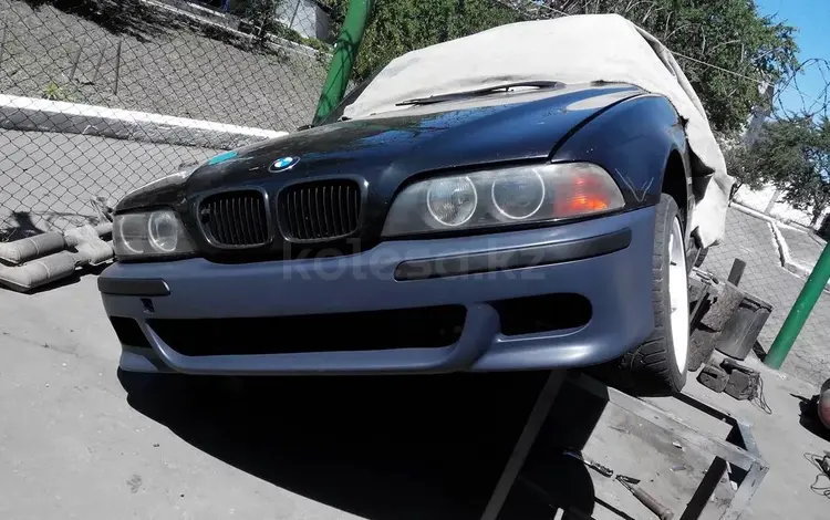 Передний бампер на БМВ Е39/BMW E39үшін50 000 тг. в Тараз