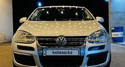 Volkswagen Jetta 2008 года за 2 850 000 тг. в Шымкент – фото 2