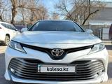 Toyota Camry 2020 года за 13 000 000 тг. в Алматы
