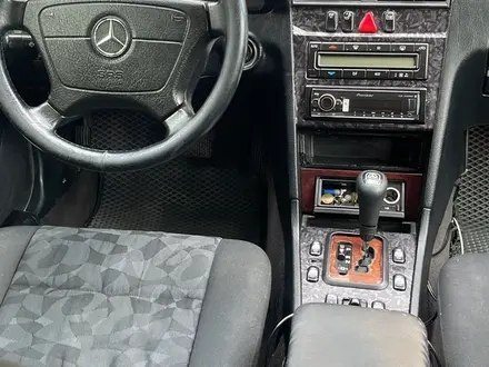 Mercedes-Benz C 280 1999 года за 3 200 000 тг. в Актау – фото 5