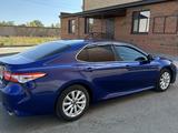 Toyota Camry 2018 года за 7 100 000 тг. в Уральск – фото 3