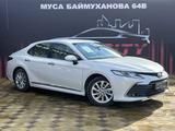 Toyota Camry 2022 года за 13 900 000 тг. в Атырау – фото 3