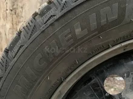 Зимние шины MICHELIN X-Ice North 4 185/65 R15 на дисках, почти новые за 150 000 тг. в Актобе – фото 4