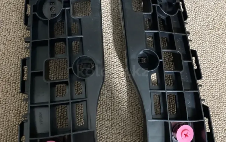 Крепления переднего бампера — Lexus ES350 2012-2015 за 5 000 тг. в Алматы