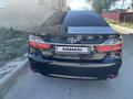 Toyota Camry 2014 годаfor8 900 000 тг. в Атырау – фото 2