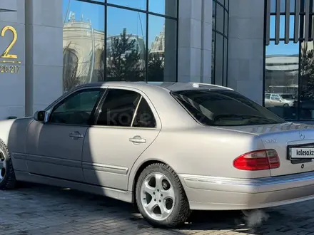 Mercedes-Benz E 320 2001 года за 3 900 000 тг. в Астана – фото 10