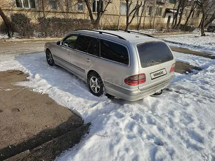 Mercedes-Benz E 220 2001 года за 3 000 000 тг. в Алматы