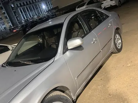 Hyundai Sonata 2006 года за 3 150 000 тг. в Караганда – фото 2