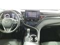 Toyota Camry 2021 годаүшін13 000 000 тг. в Актобе – фото 2
