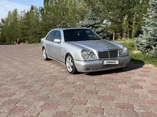 Mercedes-Benz E 320