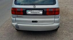 Volkswagen Sharan 1996 годаүшін1 900 000 тг. в Есик – фото 2