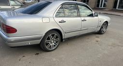 Mercedes-Benz E 230 1997 года за 2 250 000 тг. в Астана – фото 5