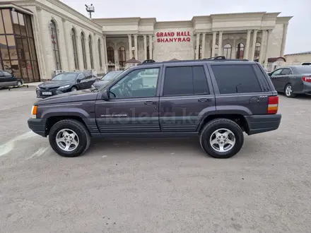 Jeep Grand Cherokee 1997 года за 3 900 000 тг. в Актау – фото 3