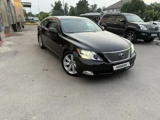 Lexus LS 600h