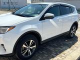 Toyota RAV4 2018 года за 10 000 000 тг. в Атырау – фото 4