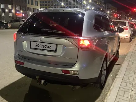 Mitsubishi Outlander 2012 годаүшін7 000 000 тг. в Астана – фото 4